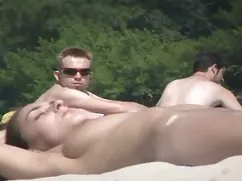 男人玩阴茎的裸体从妻子的姐妹大奶性别的视频